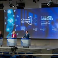 Comissão lança estratégia para tornar a Europa líder mundial nas ciências da vida até 2030