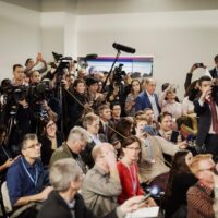 Comissão Europeia reafirma apoio inabalável à liberdade de imprensa
