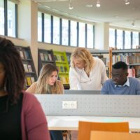 Comissão Europeia e OCDE apresentam Quadro de Literacia em IA para preparar alunos para a era da inteligência artificial